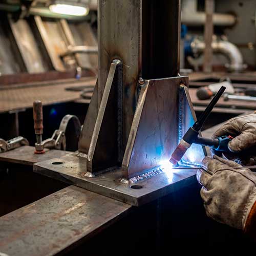 servicios náuticos metal, acero inoxidable náutico, trabajos en metal para barcos, soldadura náutica